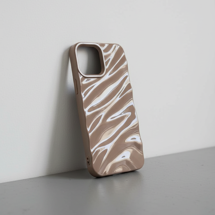 Beige case - upright dynamic angle